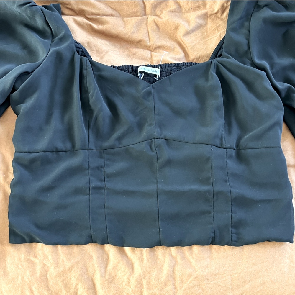 A&F crop long sleeve blouse